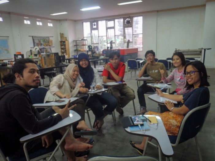 Suasana rapat preparasi Goes to School FabLab Bandung ke SMK Negeri 14 Bandung